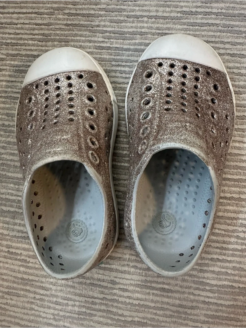 ✨ Native Jefferson Bling Rose Gold Glitter Shoes C5 ✨